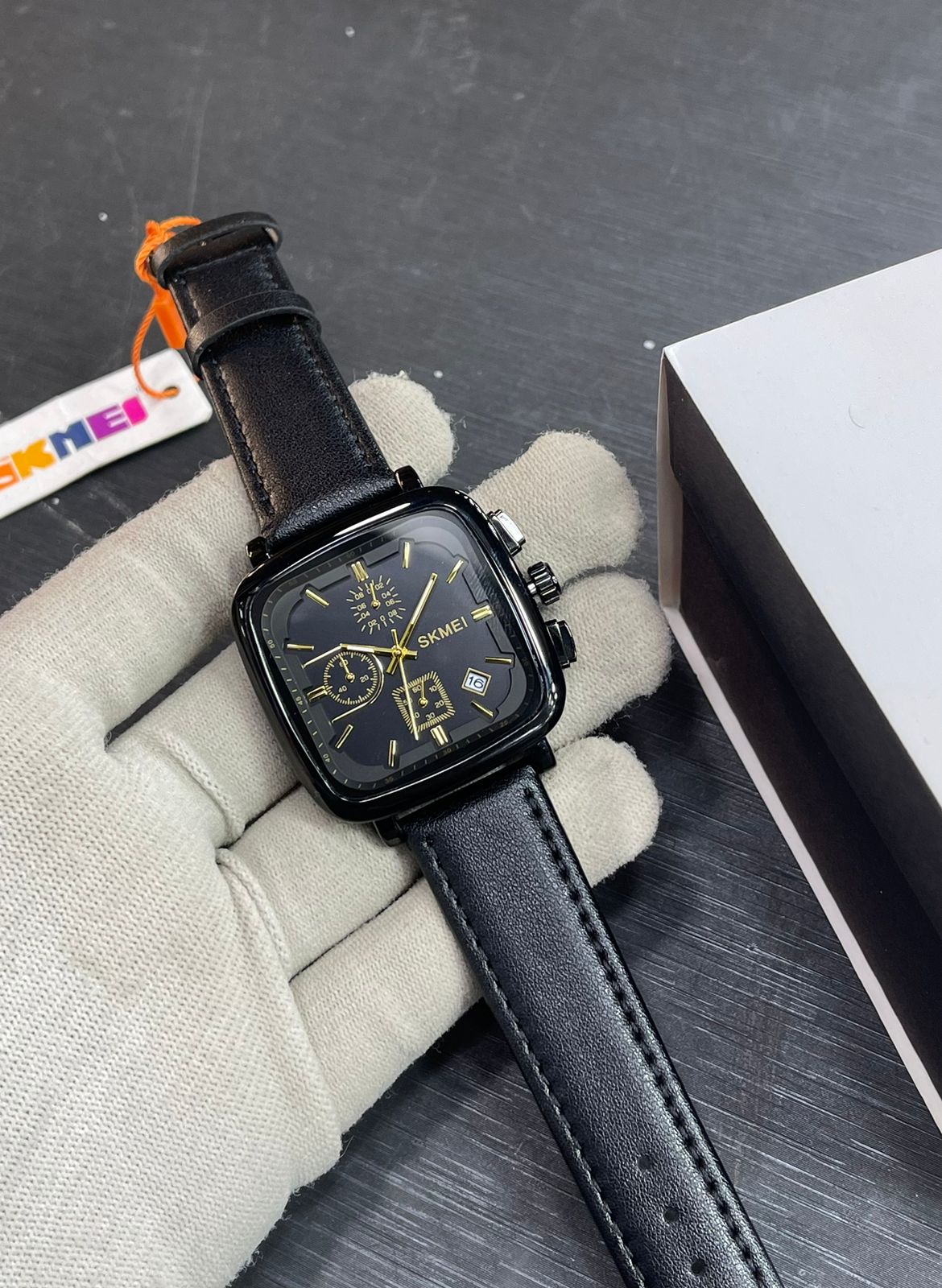 SKMEI Men’s Classic Square Analog Watch – Elegant Leather Band